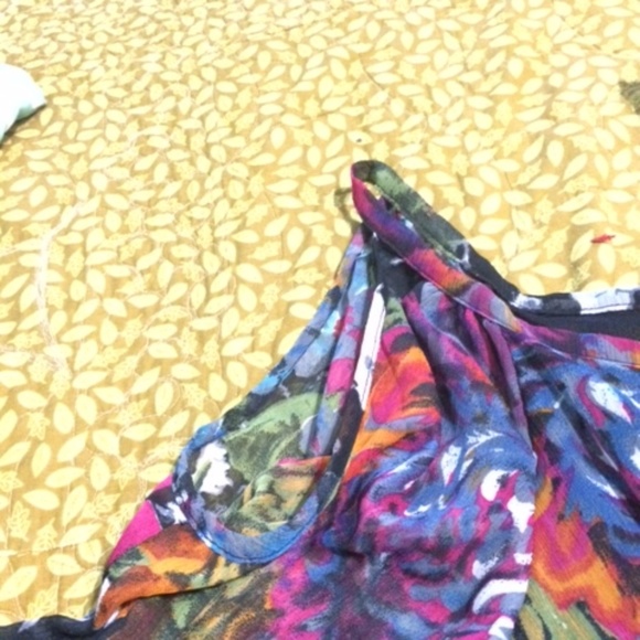 Brand new summer dress with open shoulder sleeves - Picture 3 of 3